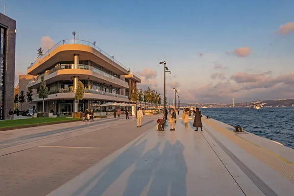 Karakoy, İstanbul, Türkiye. 15 Kasım 2021 İstanbul 'un yeni limanı. Modern mimarisi ile Galataport. 