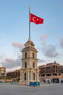 Tarihi saat kulesi ve yapılarıyla Tophane, İstanbul, Türkiye-Kasım 15. 2021. Tophane Meydanı. 