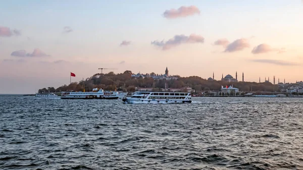 Galataport Istanbul Turquía Noviembre 2021 Bósforo Vista Única Estambul Desde — Foto de Stock