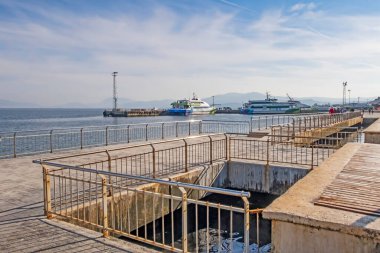 Mudanya, Bursa, Türkiye-13 Kasım 2021.Mudanya, Marmara Denizi kıyısında Asya kıtasındaki tarihi ve turistik bir şehir..