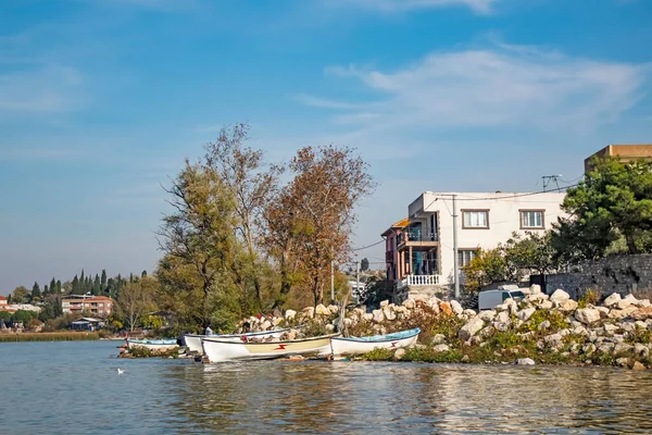 Golyazi, Bursa, Türkiye-13 Kasım 2021.Golyazi, doğal ve tarihi güzellikleri ile Türkiye 'nin Asya kıtasındaki Uluabat Gölü kıyılarında ve Bursa ilinde yer almaktadır.. 