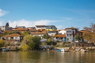 Golyazi, Bursa, Türkiye-13 Kasım 2021.Golyazi, doğal ve tarihi güzellikleri ile Türkiye 'nin Asya kıtasındaki Uluabat Gölü kıyılarında ve Bursa ilinde yer almaktadır.. 