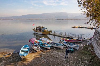 Golyazi, Bursa, Türkiye-13 Kasım 2021.Golyazi, doğal ve tarihi güzellikleri ile Türkiye 'nin Asya kıtasındaki Uluabat Gölü kıyılarında ve Bursa ilinde yer almaktadır.. 