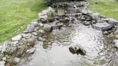 Atakoy, istanbul, Türkiye-27 Kasım 2021 Atakoy İlçesi ve İstanbul, Türkiye 'deki yeşil doğasıyla kamu parkı