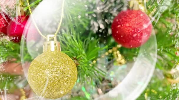 Close Decorazioni Albero Natale Ornamenti Con Auguri Natale Effetto Movimento — Video Stock