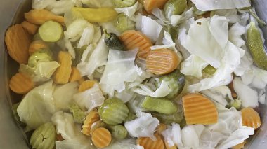 Geleneksel Türk sofrası tadı, turşusu (tursu)