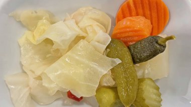 Geleneksel Türk sofrası tadı, turşusu (tursu)