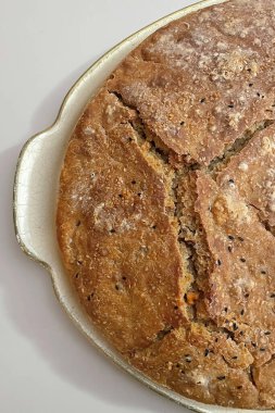 El yapımı, ekmeği yemeye hazır.