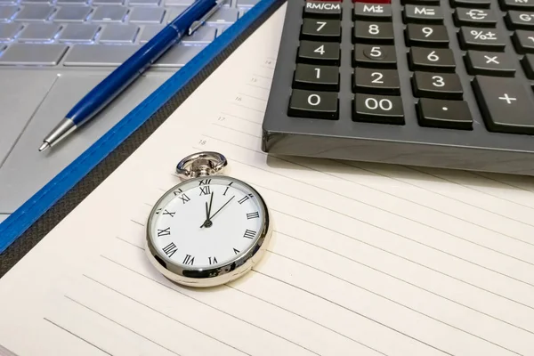 Timetable Business Close Image Calendar Pen Clock Calculator — Stockfoto