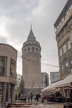 İstanbul, Türkiye-24 Ocak 2022 İstanbul, Avrupa ve Asya kıtaları arasındaki rüya şehridir. Kış mevsiminde tarihi yarımadadan modern, tarihi ve doğal güzelliklere sahip şehir manzarası.