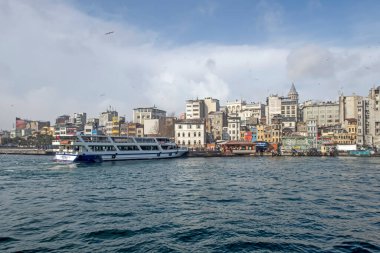 İstanbul, Türkiye-24 Ocak 2022 İstanbul, Avrupa ve Asya kıtaları arasındaki rüya şehridir. Kış mevsiminde tarihi yarımadadan modern, tarihi ve doğal güzelliklere sahip şehir manzarası.