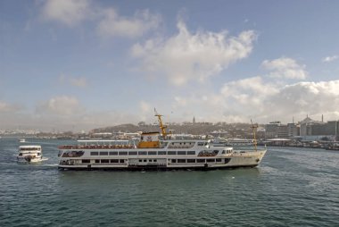 İstanbul, Türkiye-24 Ocak 2022 İstanbul, Avrupa ve Asya kıtaları arasındaki rüya şehridir. Kış mevsiminde tarihi yarımadadan modern, tarihi ve doğal güzelliklere sahip şehir manzarası.