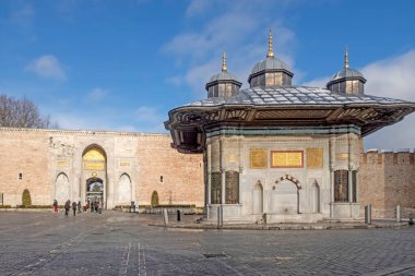 İstanbul, Türkiye-24 Ocak 2022 İstanbul, Avrupa ve Asya kıtaları arasındaki rüya şehridir. Kış mevsiminde tarihi yarımadadan modern, tarihi ve doğal güzelliklere sahip şehir manzarası.