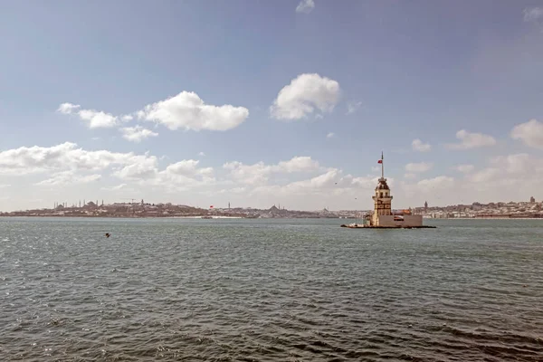 Istanbul Turquía Marzo 2022 Vista Ciudad Desde Uskudar Distrito Histórico —  Fotos de Stock