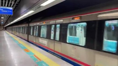 İstanbul 'un en uzun ve en modern ulaşım ağı olan Marmaray' da 18 Mart 2022.