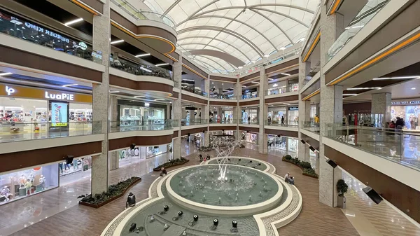 Istanbul Турция Апреля 2022 Interior View Capacity Mall Bakirkoy Istanbul — стоковое фото