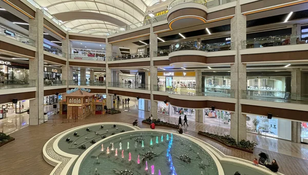 Istanbul Турция Апреля 2022 Interior View Capacity Mall Bakirkoy Istanbul — стоковое фото