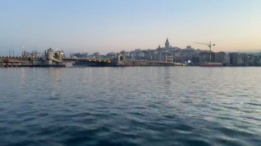 Sabah erken saatlerde Eminonu Meydanı 'ndan 13 bin 2022 Galata ve Karakoy ilçesi