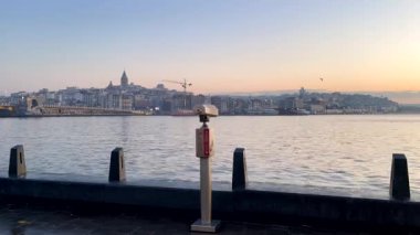Sabah erken saatlerde Eminonu Meydanı 'ndan 13 bin 2022 Galata ve Karakoy ilçesi