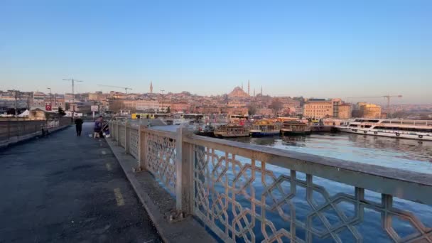 Istanbul Turquía Abril 2022 Vista Ciudad Vieja Estambul Desde Puente — Vídeo de stock