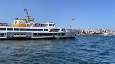 Avrupa ve Asya kıtaları arasındaki rüya şehir olan 15 bin 2022 İstanbul, tarihi ve modern görünümüne sahip İstanbul. Marmara Denizi kıyılarındaki eski İstanbul kenti ve gezginler için boğazın manzarası.