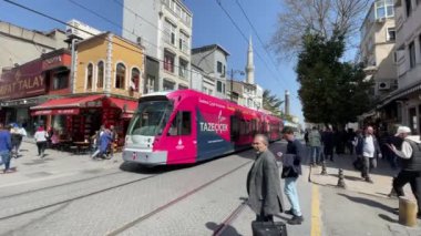 Avrupa ve Asya kıtaları arasındaki rüya şehir olan 15 bin 2022 İstanbul, tarihi ve modern görünümüne sahip İstanbul. Marmara Denizi kıyılarındaki eski İstanbul kenti ve gezginler için boğazın manzarası.