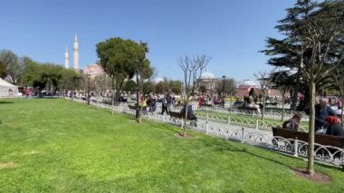 Avrupa ve Asya kıtaları arasındaki rüya şehir olan 15 bin 2022 İstanbul, tarihi ve modern görünümüne sahip İstanbul. Marmara Denizi kıyılarındaki eski İstanbul kenti ve gezginler için boğazın manzarası.