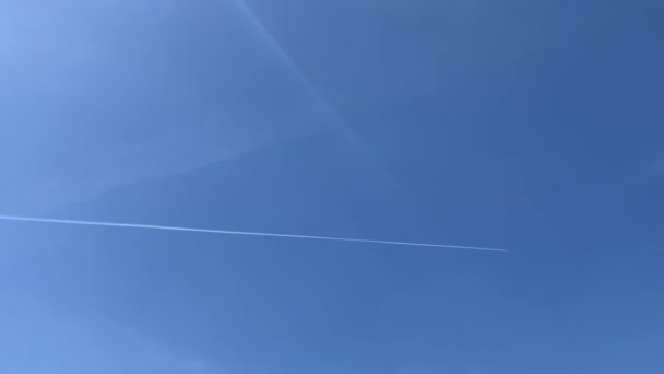 Trail Condensed Water Aircraft High Altitude Seen White Streak Sky — Video