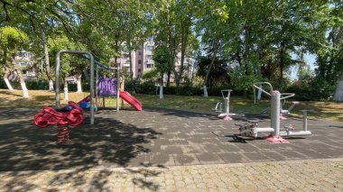 İstanbul, Atakoy. 20 Mayıs 2022. Atakoy ilçesi, yeşil doğası ve modern binalarıyla. Atakoy ilçesinden görüntüler.