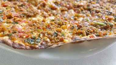 Geleneksel Türk yemeği yemeye hazır mısın lahmacun?