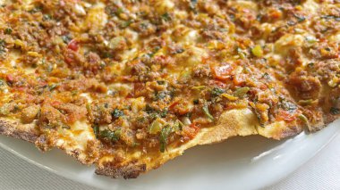 Geleneksel Türk yemeği yemeye hazır mısın lahmacun?