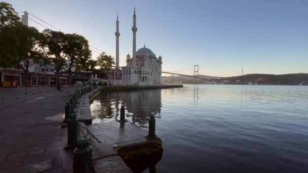 Ortakoy Istanbul Türkiye Mayıs 2022 Ortakoy Boğaz Manzaralı Stanbul Sabahın — Stok video