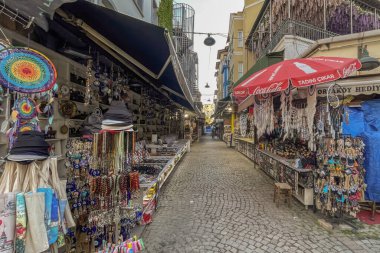 Ortakoy, istanbul, Türkiye. 24 Mayıs 2022 Ortakoy ve Boğaz manzaralı İstanbul 'da sabahın erken saatlerinde tarihi ve doğal güzellikleriyle.