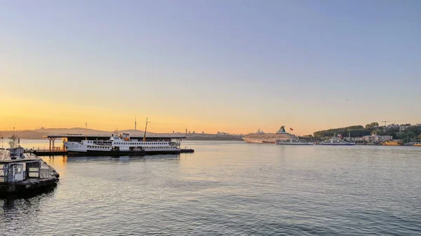 Istanbul Bosforo Vista Dal Ponte Galata Mattina Presto Maggio Turchia — Foto Stock