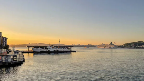 Istanbul Turkije Mei 2022 Istanbul Bosporus Uitzicht Vanaf Galata Bridge — Stockfoto