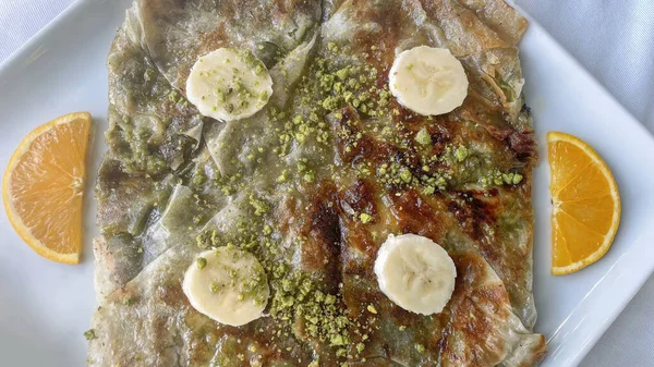Готов Съесть Традиционный Турецкий Десерт Катмер — стоковое фото