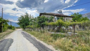 Harmankoy, Bilecik, 9 Haziran 2022, Harmankaya Kanyonu sınırındaki doğal güzellikleri ile Harmankaya Köyü, Bilecik, Türkiye