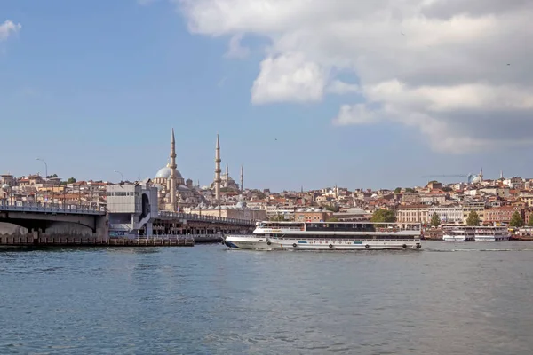 Persembepazari Karakoy Istanbul Turkey July 2022 Karakoy Persembe Pazari Coastline — Stockfoto