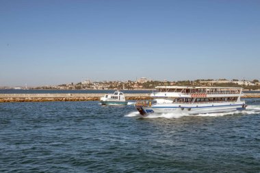 İstanbul 'da deniz taşımacılığının sembolü olan İstanbul feribotu ile İstanbul Boğazı' nın muhteşem manzarası..
