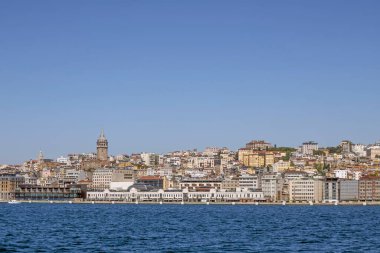 İstanbul 'da deniz taşımacılığının sembolü olan İstanbul feribotu ile İstanbul Boğazı' nın muhteşem manzarası..