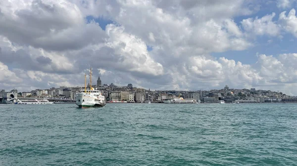 Istanbul Turkey August 2022 Citylines Ferry Istanbul View Eminonu Pier — Stok fotoğraf
