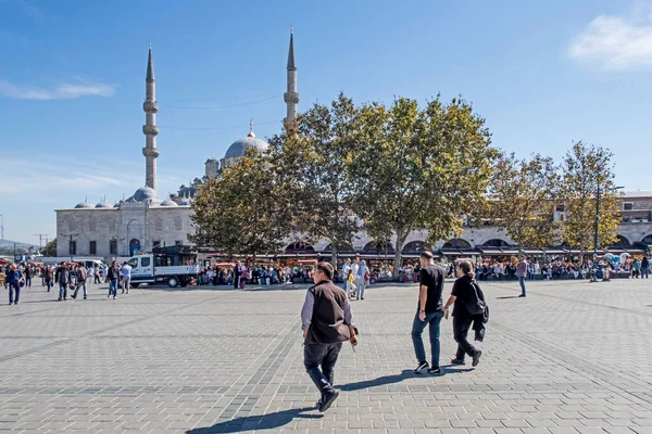 Türkiye 'den İstanbul' a. 26 Haziran 2022. Rüya şehri, İstanbul. İstanbul 'un tanıtımı ve turizm amaçlı eski şehir görselleri, tarihi yapıları ve kentin güzellikleriyle şehir manzarası