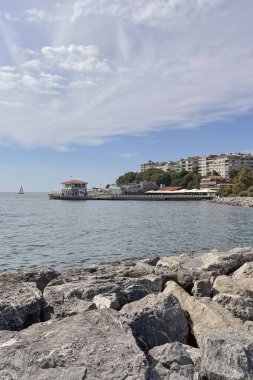 Moda, istanbul, Türkiye. 29,2022. Moda Rıhtımı 'ndan genel görüş. 100 yıl önce mimar Vedat Tek tarafından inşa edilen tarihi Moda İskelesi Kadiköy sembollerinden biri..