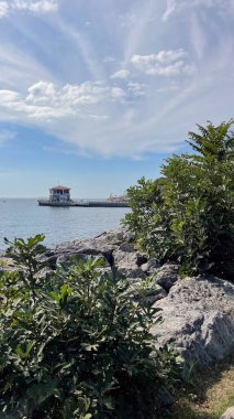 Moda, istanbul, Türkiye. 29,2022. Moda Rıhtımı 'ndan genel görüş. 100 yıl önce mimar Vedat Tek tarafından inşa edilen tarihi Moda İskelesi Kadiköy sembollerinden biri..