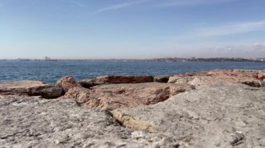 İstanbul, Türkiye. 29 bin 2022. Boğaz ve İstanbul 'un Asya yakası Kadıköy' den Avrupa 'ya bakış.