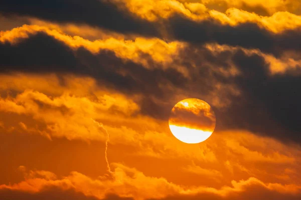 Tramonto Nuvole Drammatiche Nella Natura — Foto Stock