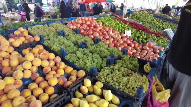 Romãs Tangerinas Pêssegos Peras Uvas Vários Frutos Mercado Público — Vídeo de Stock