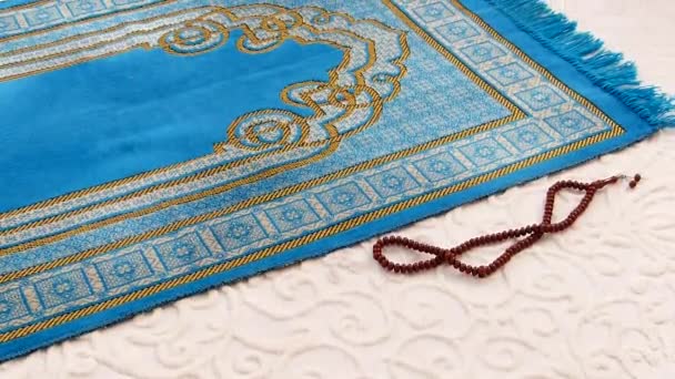 Tapete Oração Rosário Tapete Oração Azul Usado Para Orar Islã — Vídeo de Stock