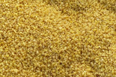 Buğdaydan yapılan organik bulgur pilav için yakın çekim bulgur.,