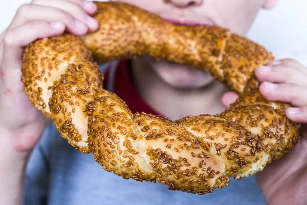 Close Bagel Boy Eating Bagel — Stock Photo, Image